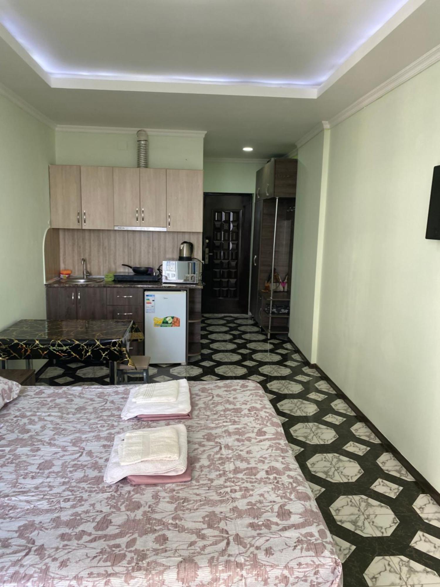 Apartment Maho Batumi Exterior photo